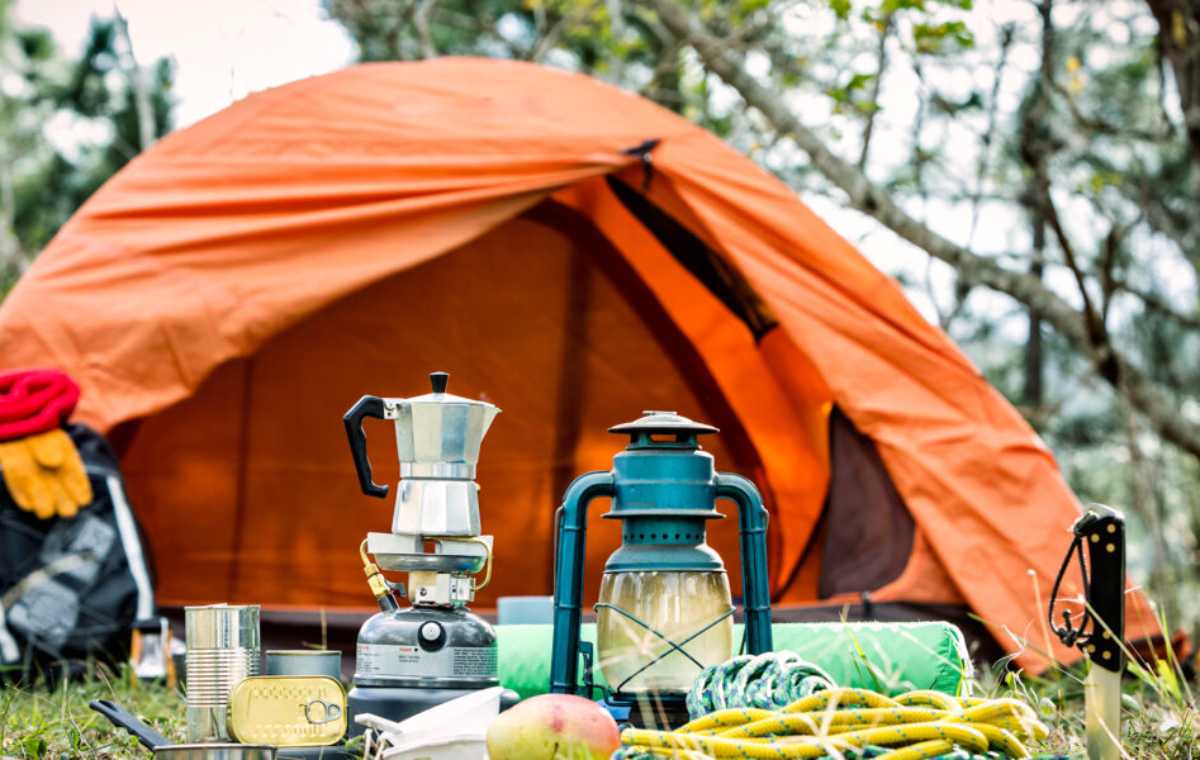 چالش‌ها و مزایای کمپینگ در پاییز