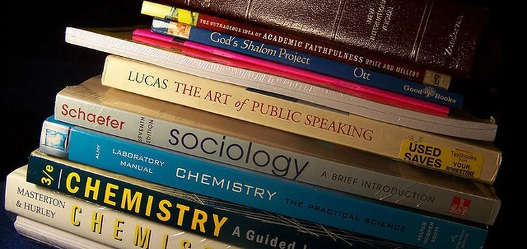 چرا خواندن متن اصلی آثار ادبی حس متفاوتی ایجاد می‌کند؟