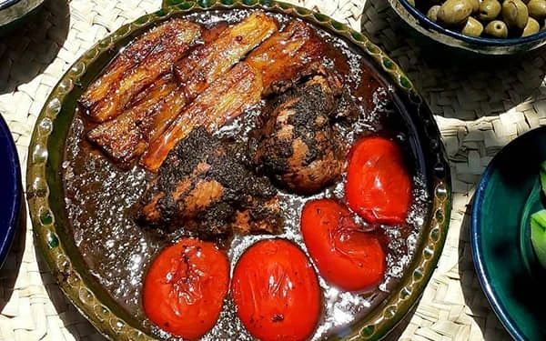 راز قورمه سبزی تهرانی: روغن انداختن و رنگ مجلسی با فوت و فن های طلایی